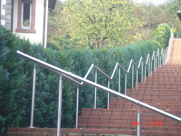 Kompetenzen/Geländer - Metallbau Geiss - Treppengeländer für Außentreppe
